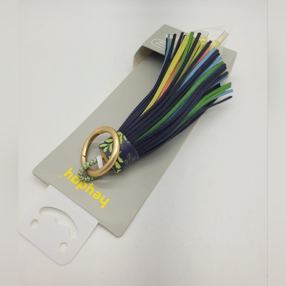 Green 12" Lightning to USB-A Tassel Keychain Clip Cable for iPhone - heyday - Picture 7 of 10